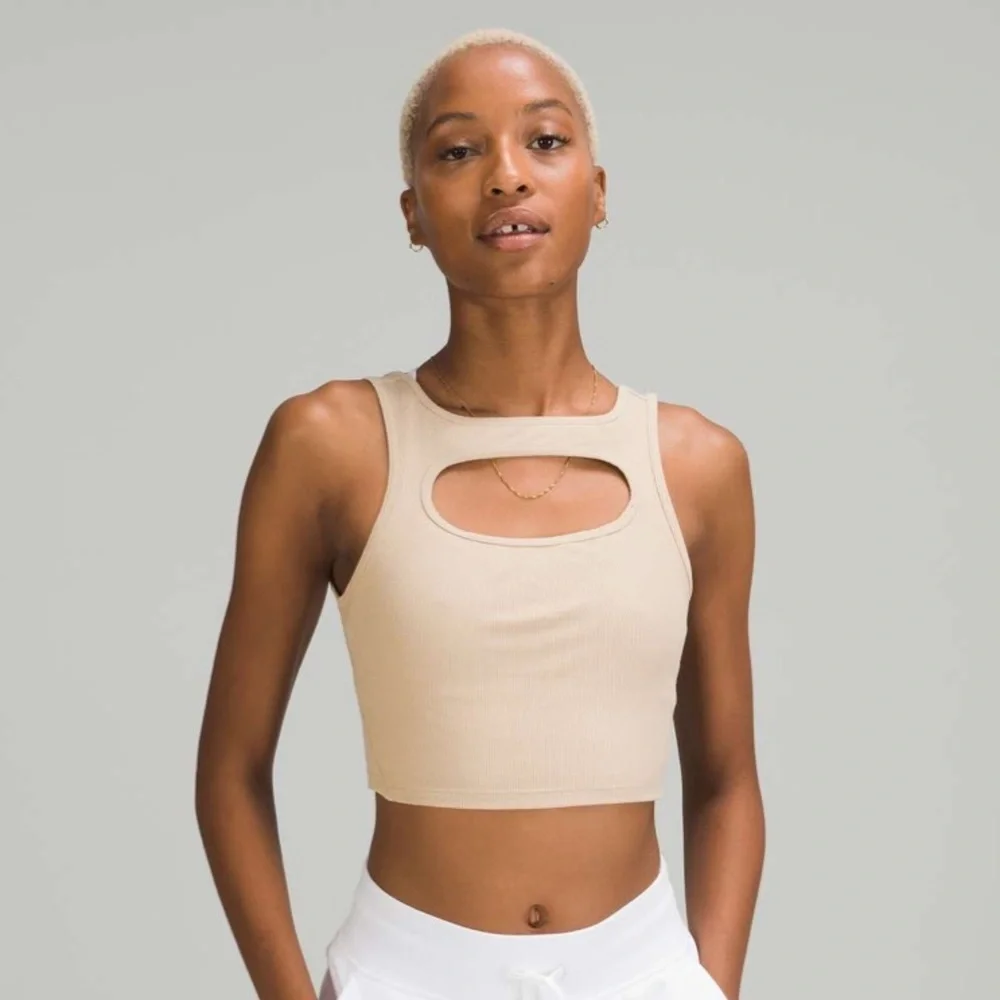 Lululemon Athletica‎ Cream Sleeveless Crop Tank